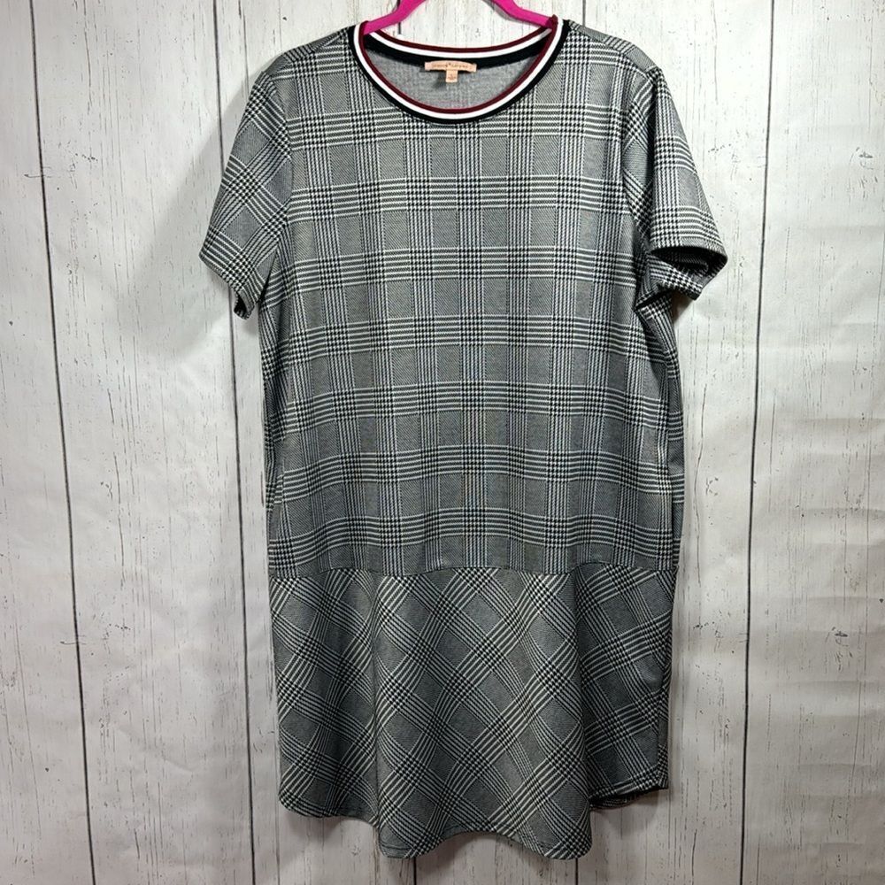 Gibson & Latimer Plaid Check Shift Dress Preppy Classic Minimalist Style